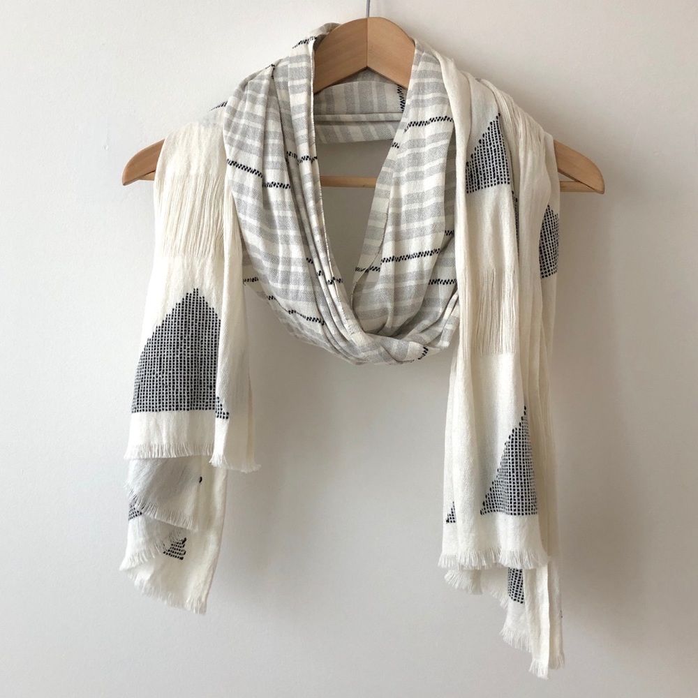 Madewell White textured scarf